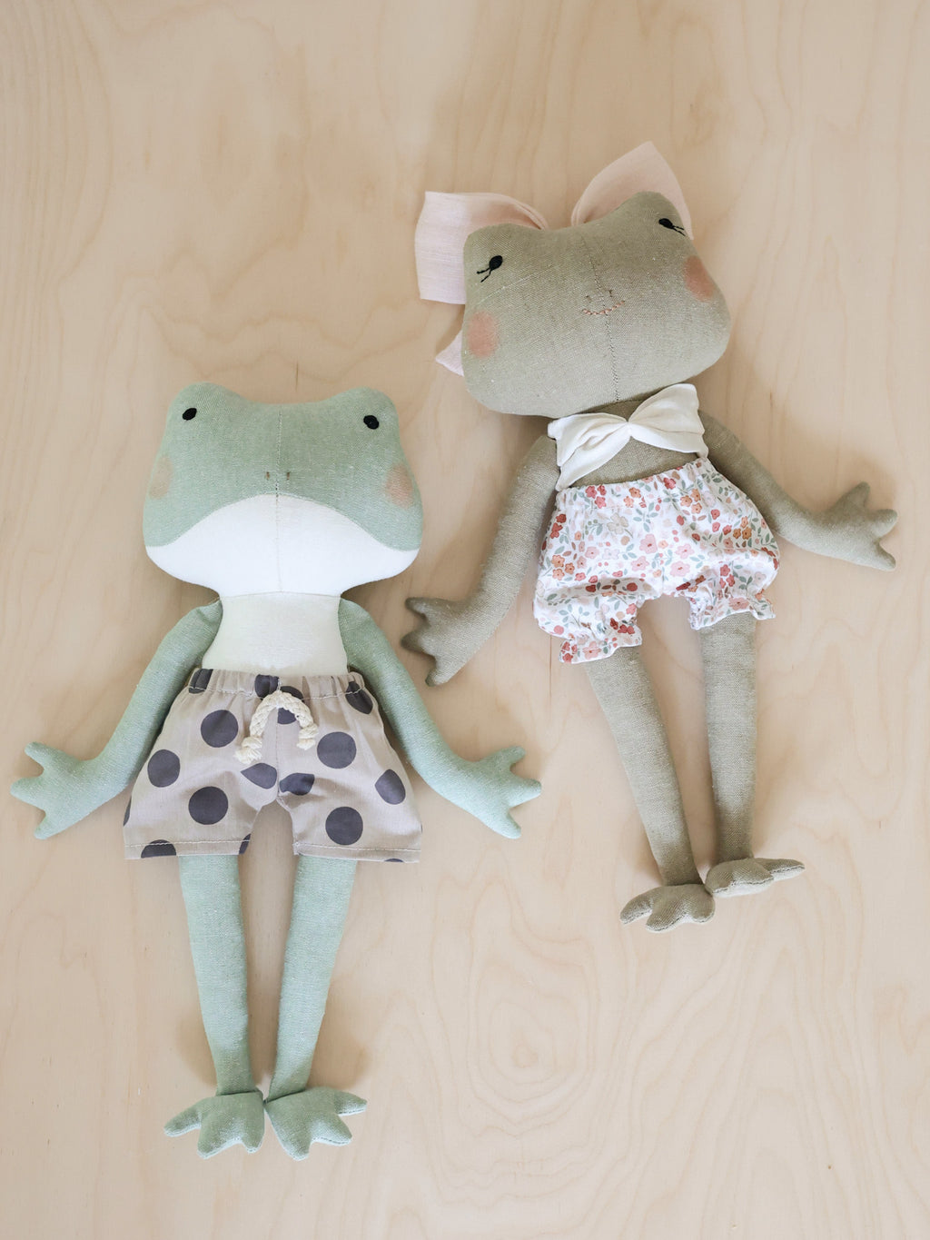 Hand Sewing Pattern Frog Frog Soft Toy Sewing Pattern – THE PATTERN PRESS